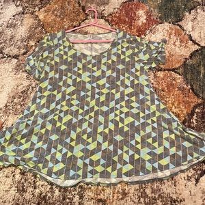 Lularoe tee size L